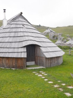 kamnik maisons montagnes slovénie