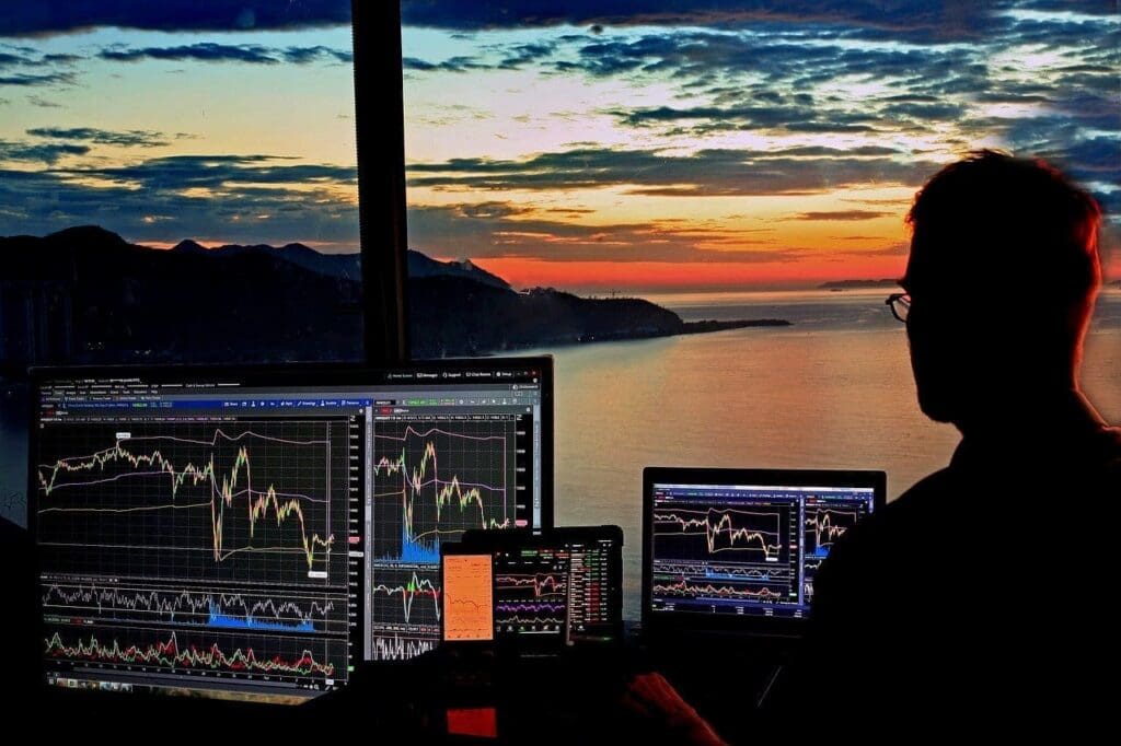 Investissements financiers en ligne : pourquoi utiliser un robo advisor ?