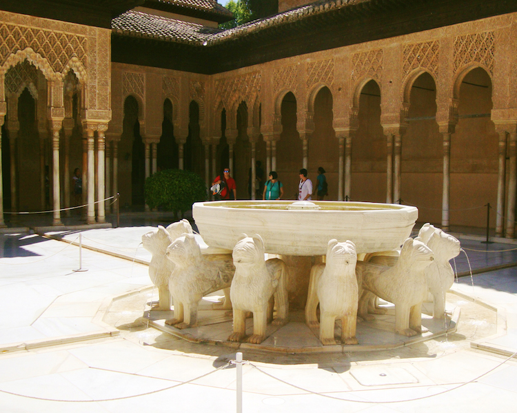 Palais des lions Alhambra Grenade
