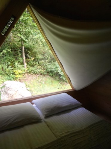 À l'intérieur de notre glamping hut lake bled slovenie
