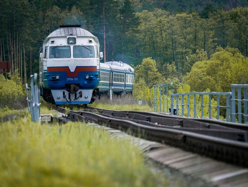 Comment suivre un train de façon efficace ?