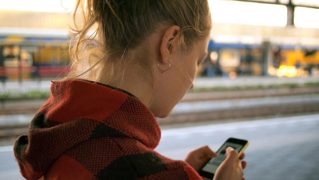 Comment trouver les horaires de train entre Paris et Brest ?