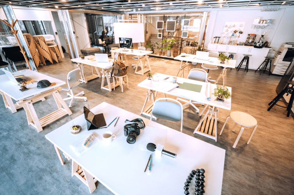 Découvrez ces espaces de travail mis à jour adaptés aux employés travaillant de manière hybride
