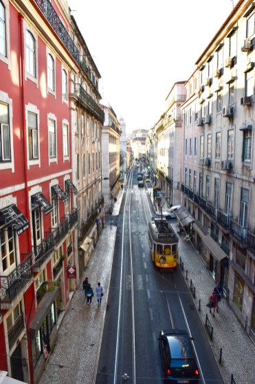 Lisbonne tram vue miradouro-2