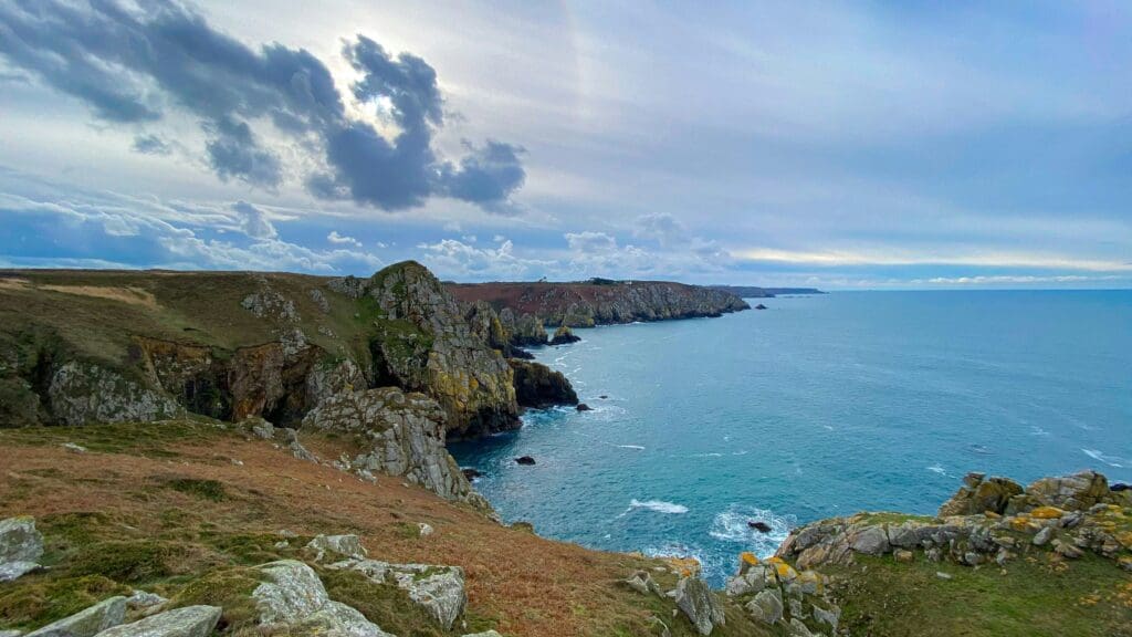Plestin-les-Grèves : La plage parfaite pour une escapade en Bretagne ?