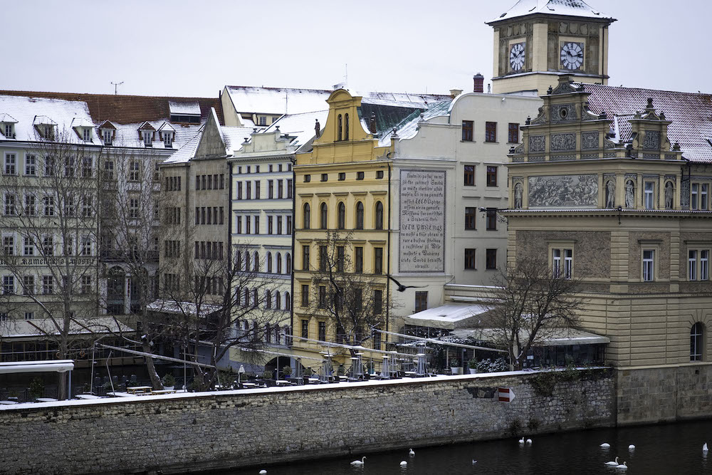 Pont des hotspots de Prague en hiver
