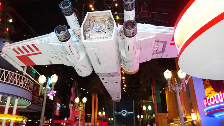 X Wing contre TIE Fighter star wars disneyland paris