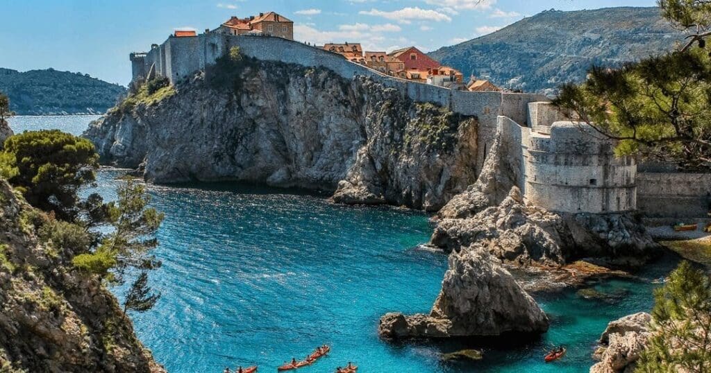 À la découverte des saveurs croates : un voyage culinaire à travers les plats incontournables de la Croatie