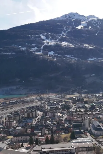regardez les replays des émissions de france 3 auvergne en toute simplicité. accédez aux vidéos à la demande pour ne rien manquer de l'actualité et des programmes régionaux.