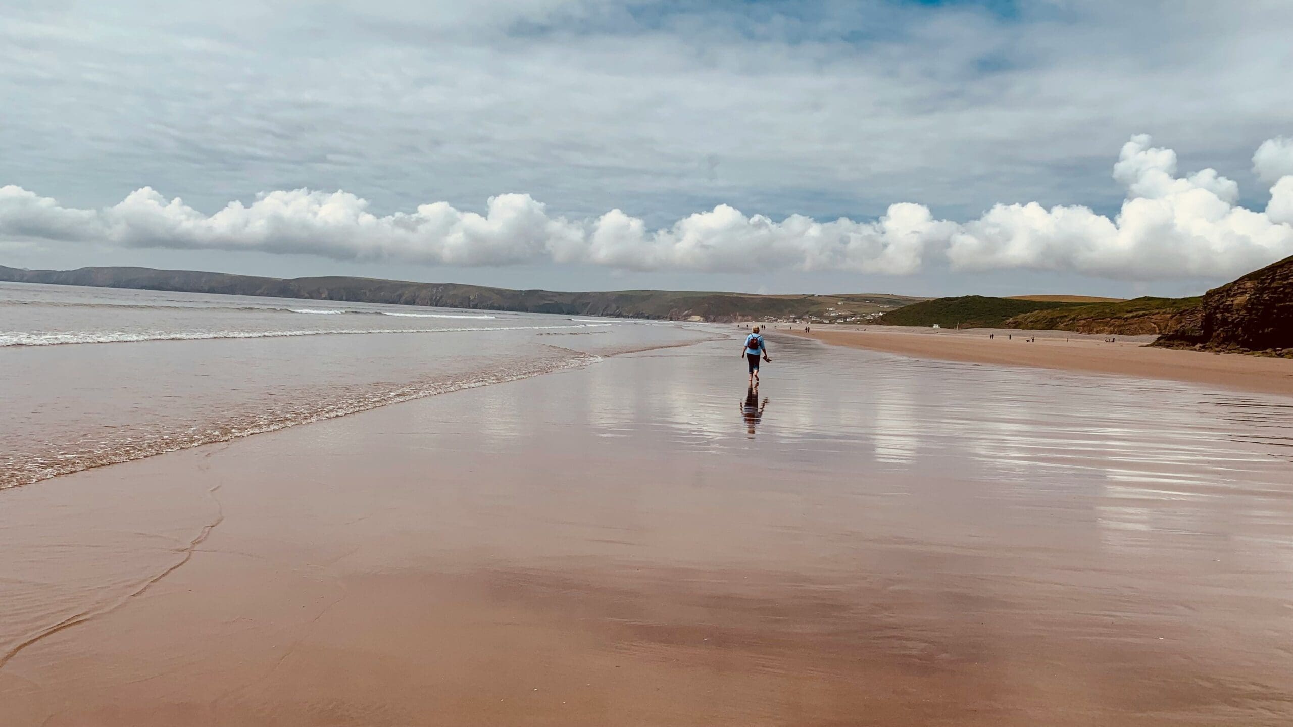 détendez-vous sur la plage et profitez d'un moment de relaxation ultime avec notre sélection de destinations paradisiaques.