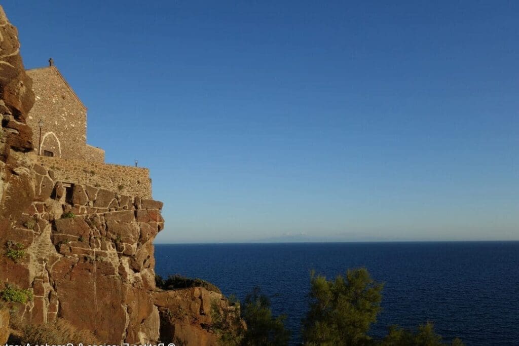Castelsardo : Le Bijou de la Sardaigne et son Potentiel Inexploré pour les Investisseurs
