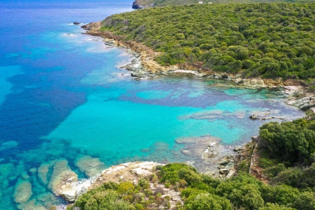 Corse Romantique: 10 Raisons d&rsquo;Échapper au Quotidien pour une Escapade Amoureuse sur l&rsquo;Île de Beauté