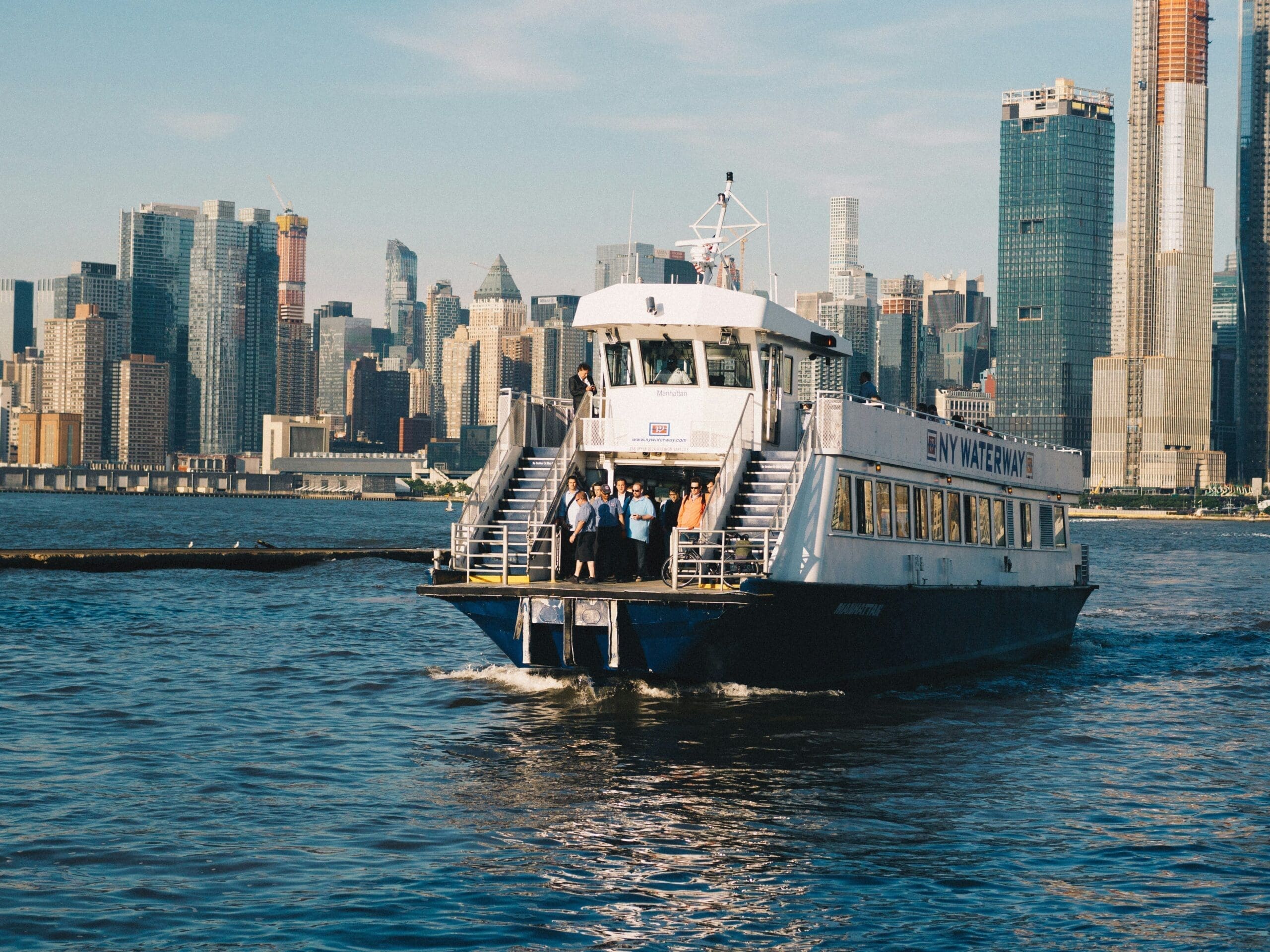 découvrez les informations essentielles sur les ferrys : horaires, tarifs, destinations, et bien plus encore.