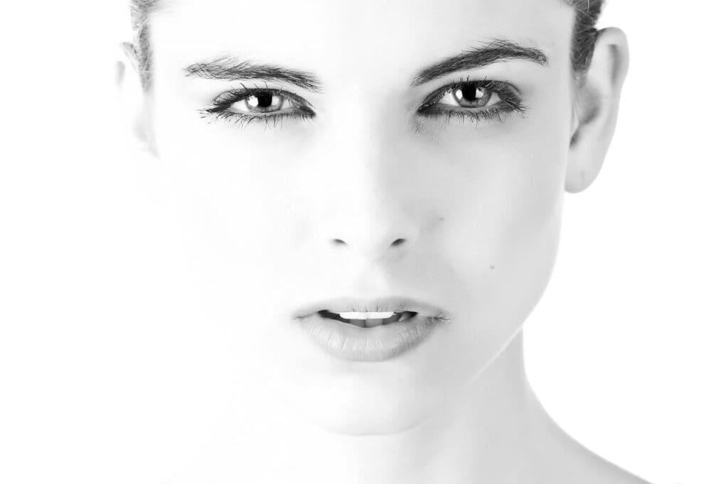 Comment ne plus avoir la peau du visage grasse ?