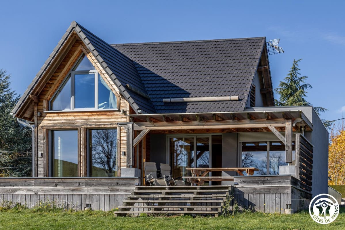 découvrez les meilleures adresses des gîtes de france en auvergne pour 2025 : hébergements authentiques, confortables et chaleureux pour un séjour inoubliable.