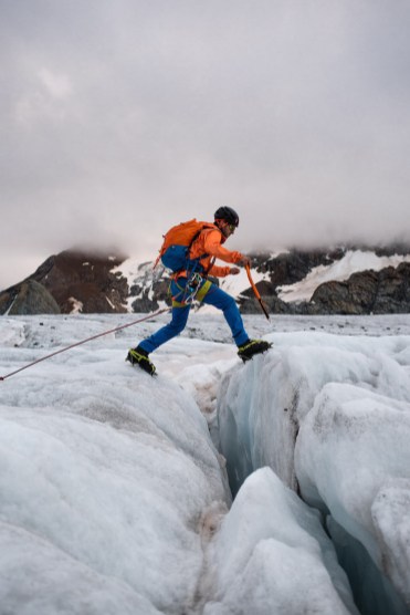 escalade de glace alpes suisses