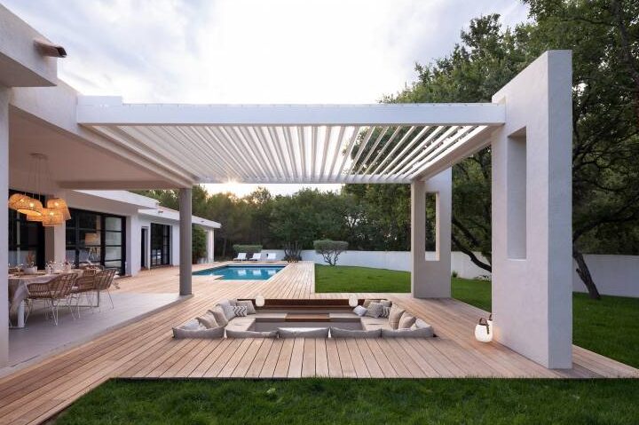 Les avantages d&rsquo;une terrasse pour piscine hors sol : profitez de l&rsquo;été en beauté !