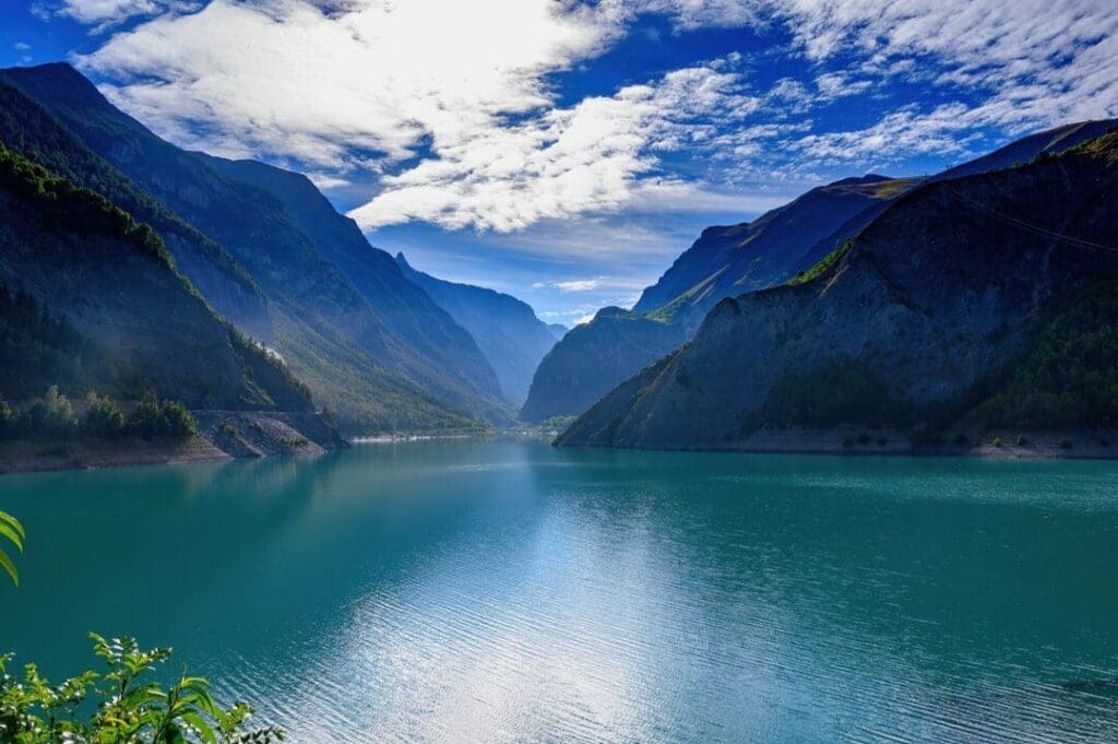 Les plus beaux lacs naturels à découvrir en Auvergne