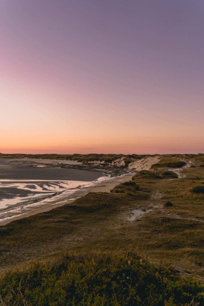 Lever et Coucher du Soleil au Havre: Comment Ces Phénomènes Influencent le Dynamisme Économique de la Ville