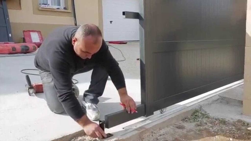Comment faire l&rsquo;installation d&rsquo;un moteur de portail coulissant ?