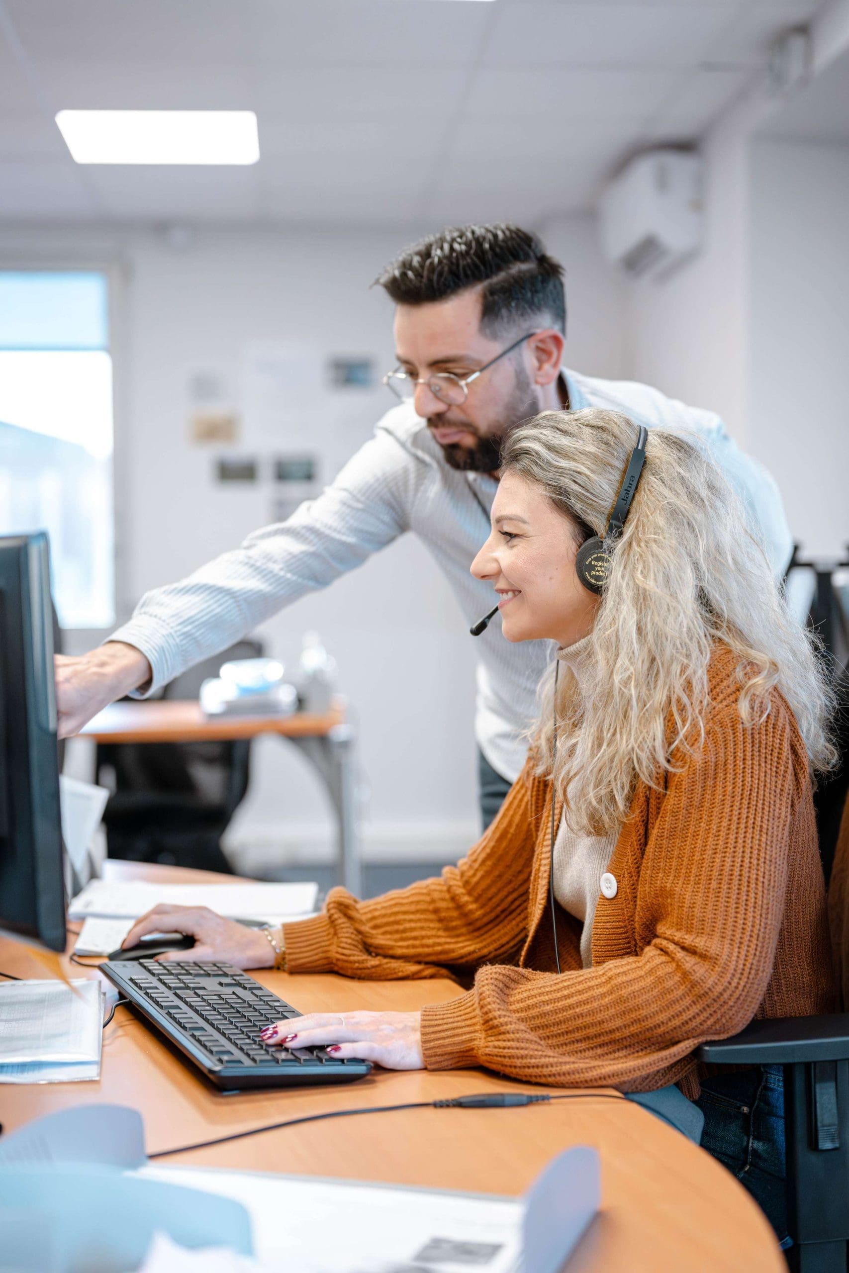 découvrez des stratégies efficaces pour l'optimisation de votre service client. améliorez la satisfaction client, réduisez les délais de réponse et boostez votre fidélité grâce à des techniques innovantes et adaptées à vos besoins.