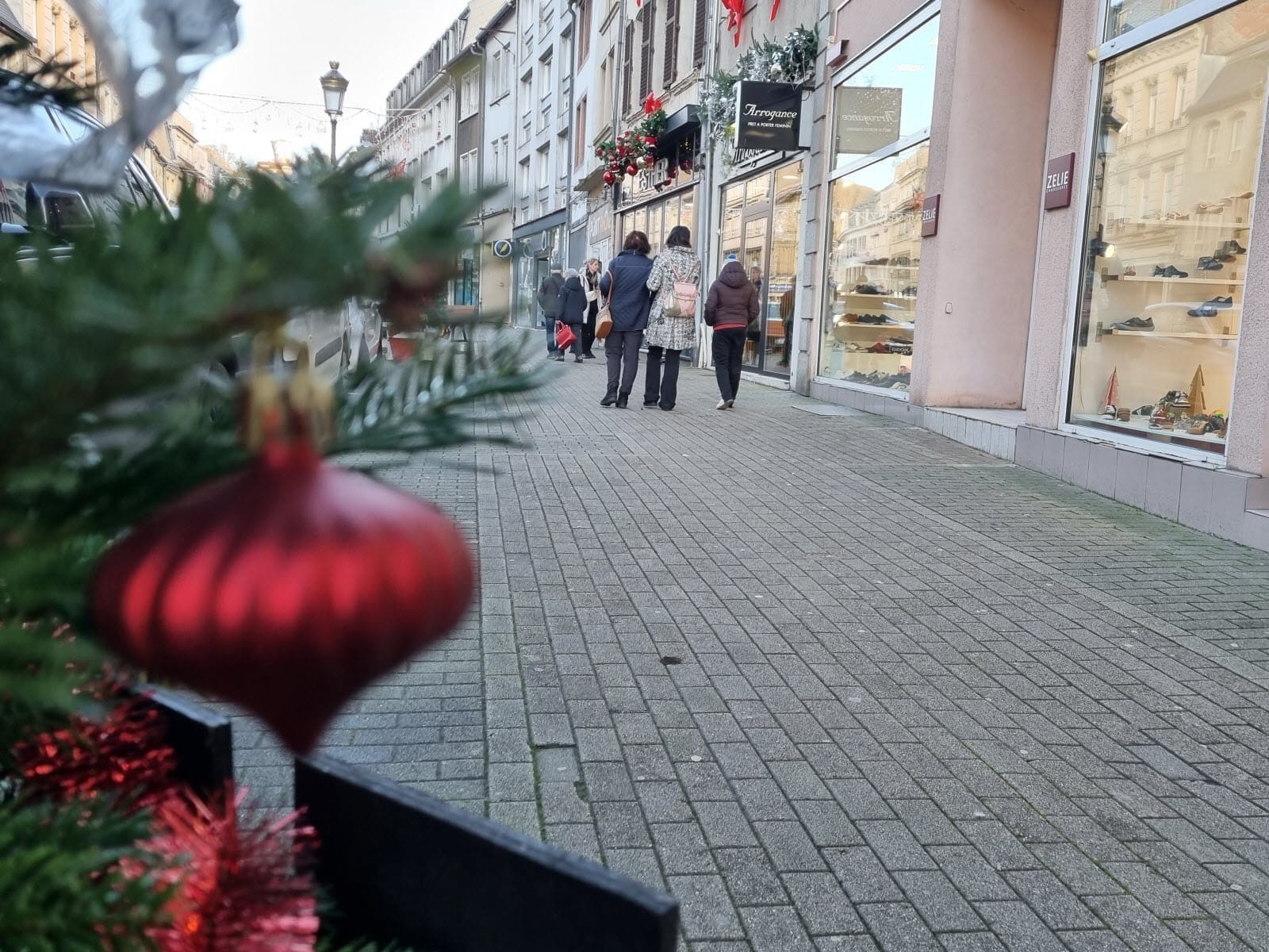 découvrez comment gérer les pics d'affluence chez les commerçants durant les fêtes pour optimiser l'expérience client et augmenter les ventes saisonnières.