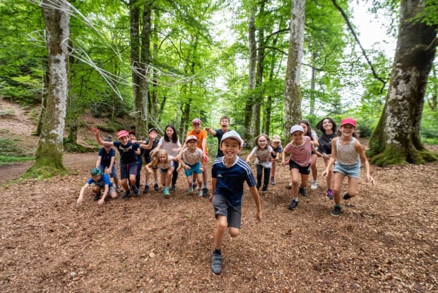découvrez pionsat, le trésor caché de l'auvergne en 2025. plongez dans son patrimoine riche, ses paysages époustouflants et ses traditions authentiques. une destination idéale pour les amoureux de la nature et de la culture.