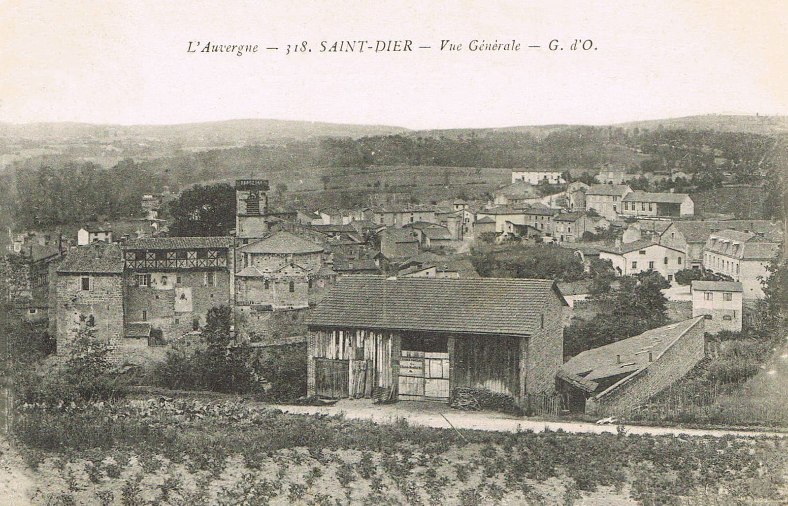 découvrez saint-dier-d'auvergne, charmant village au cœur du puy-de-dôme, offrant patrimoine historique, nature préservée et activités typiques d'auvergne. visitez ce lieu authentique pour un séjour paisible et culturel.