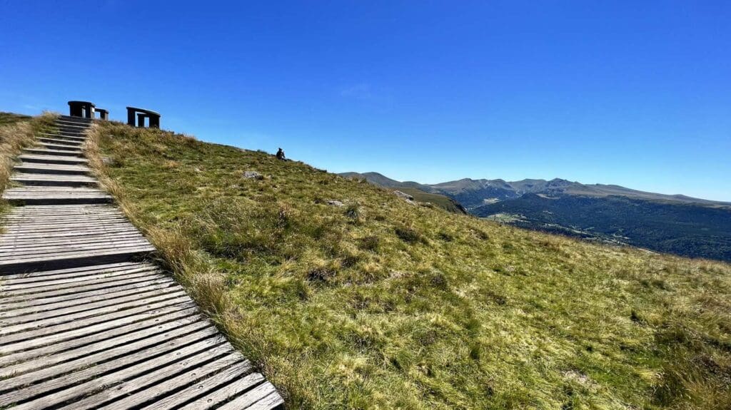 Découverte de Saint Sauve d&rsquo;Auvergne : un joyau caché au cœur de l&rsquo;Auvergne