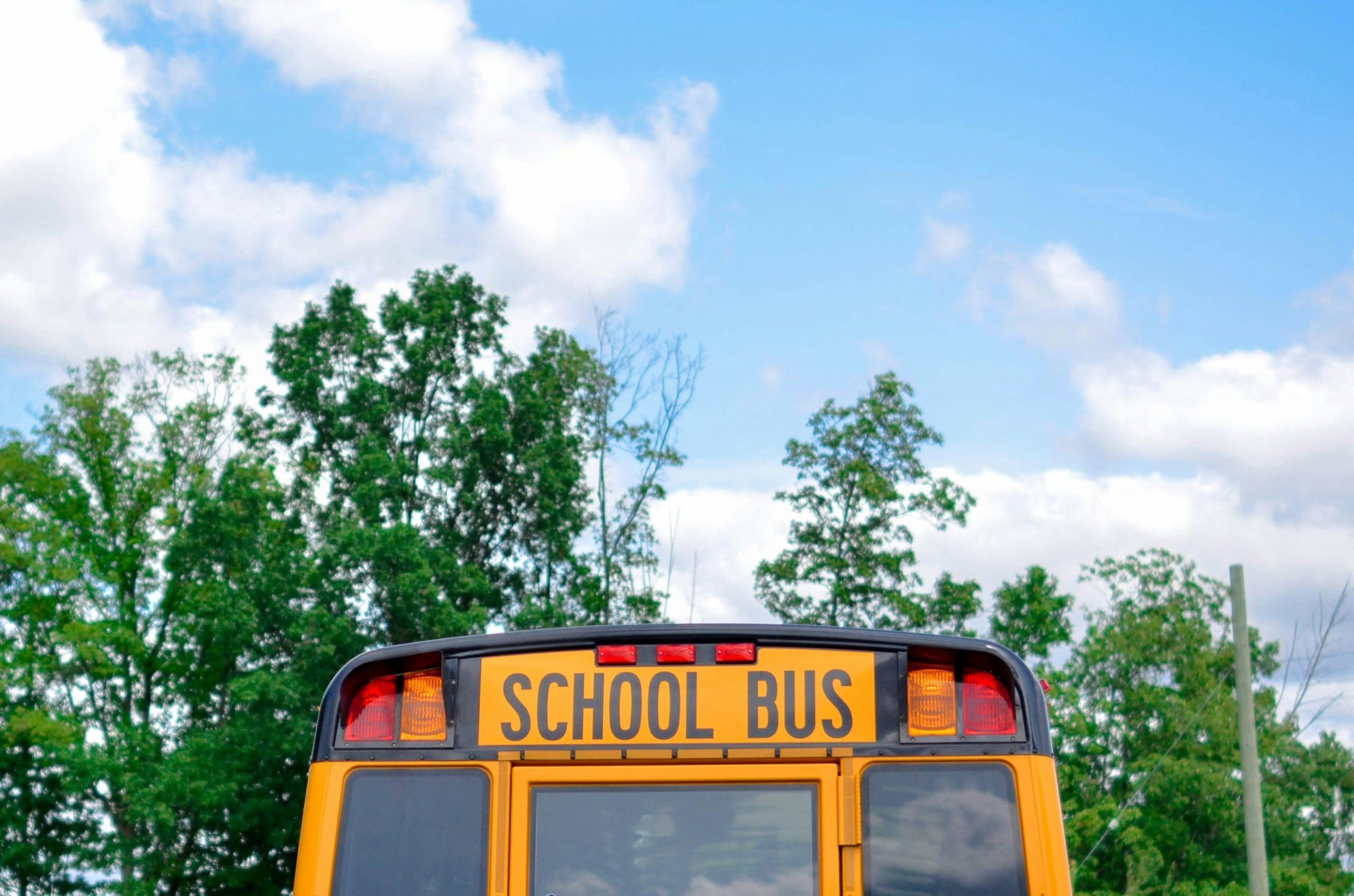service de transport scolaire adapté aux besoins des élèves pour des trajets sûrs et efficaces.