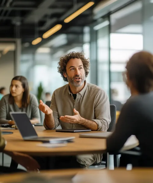 découvrez comment soutenir efficacement vos équipes en période d'incertitude pour maintenir leur motivation, renforcer la cohésion et assurer la réussite collective.