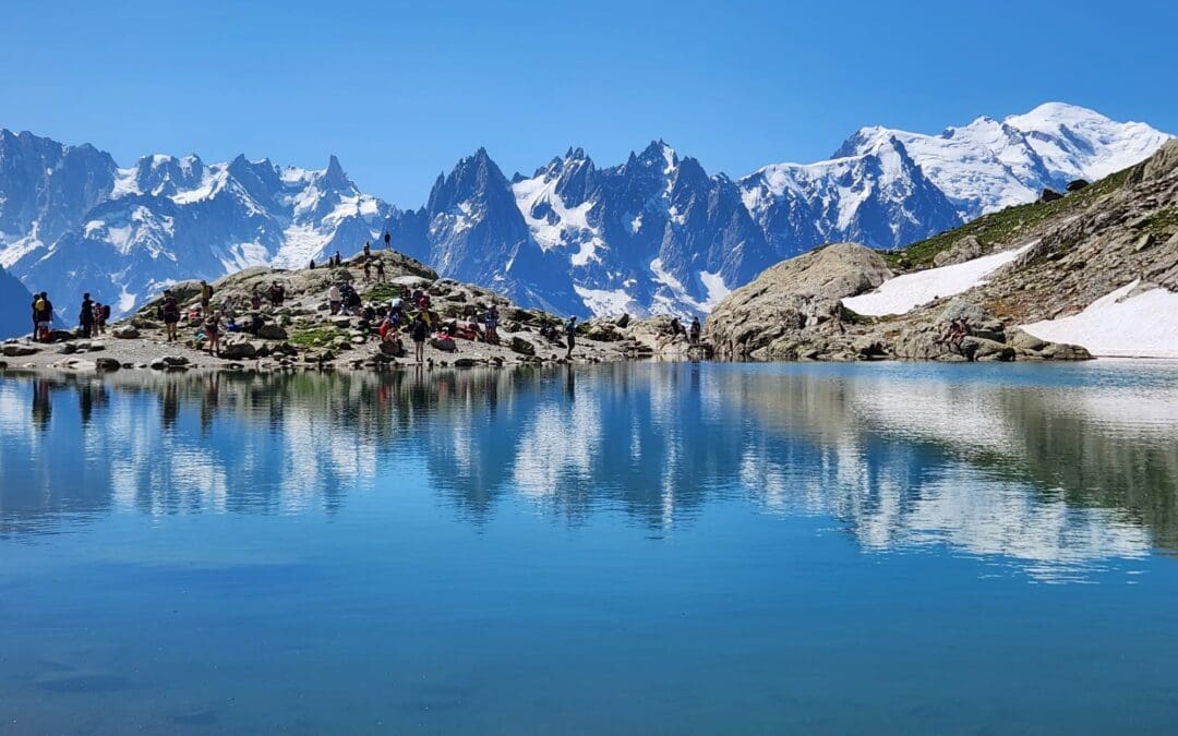 découvrez st gervais, un écrin de nature préservée où montagnes majestueuses, sentiers de randonnée et paysages à couper le souffle vous attendent. venez vivre des moments inoubliables en pleine nature.
