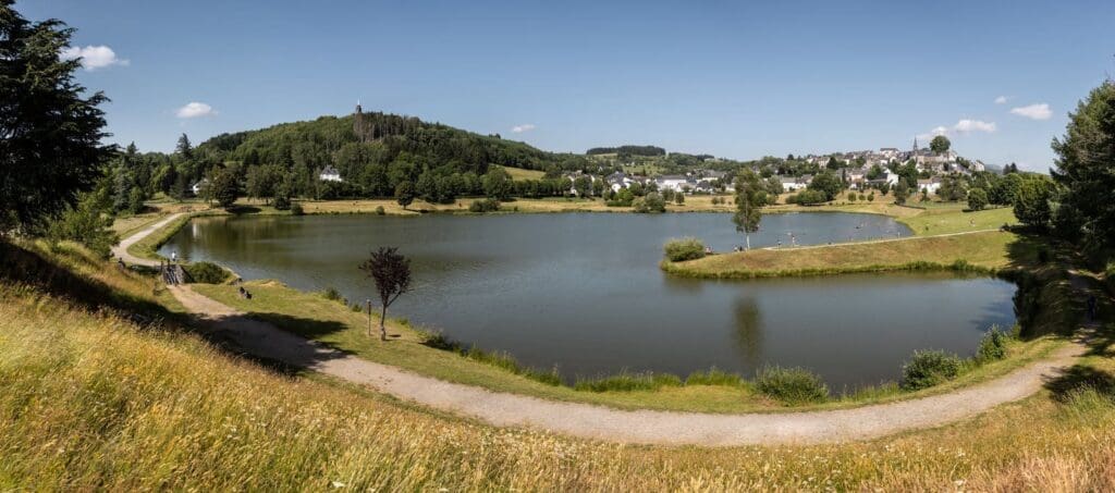 Découverte de la Tour d&rsquo;Auvergne : Histoire et Architecture