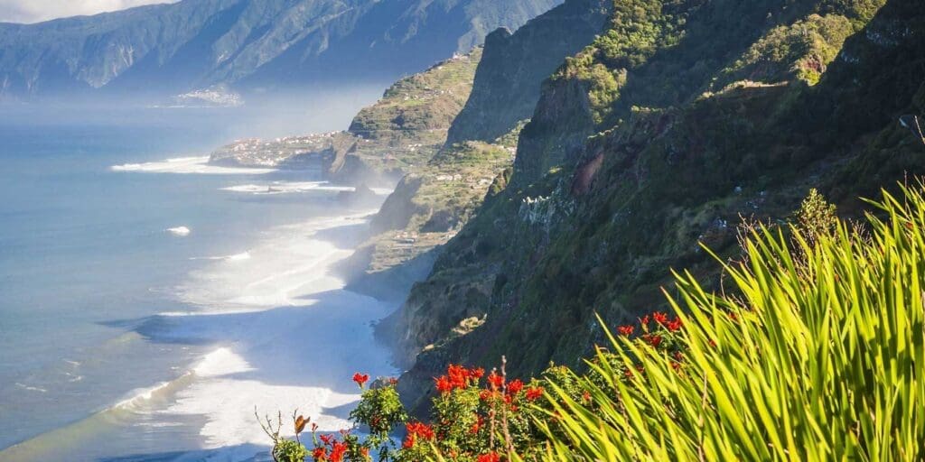 Voyage d&rsquo;affaires à Madère en avril : optimiser votre voyage professionnel au cœur du printemps atlantique