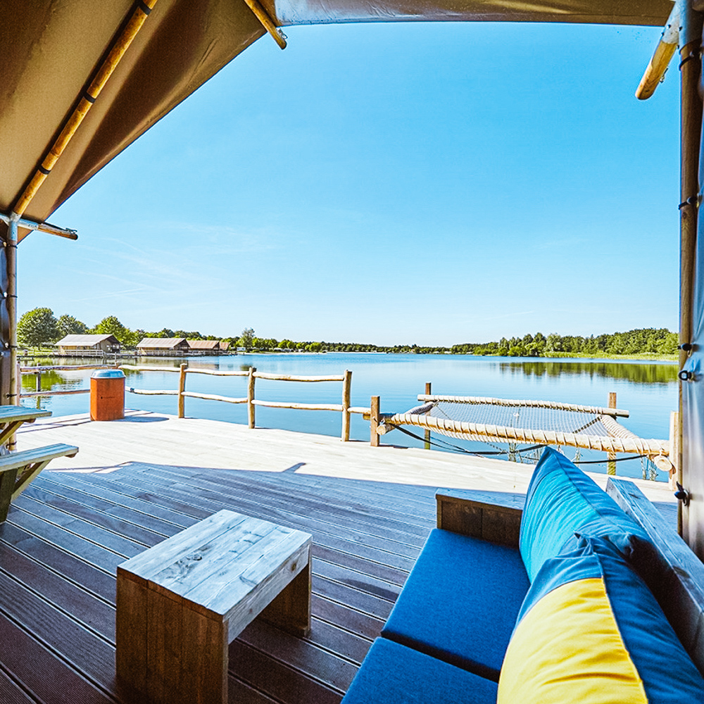 villa sur l'eau d'abord