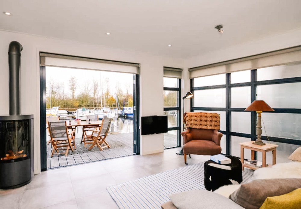 louer une villa sur l'eau à l'arrière