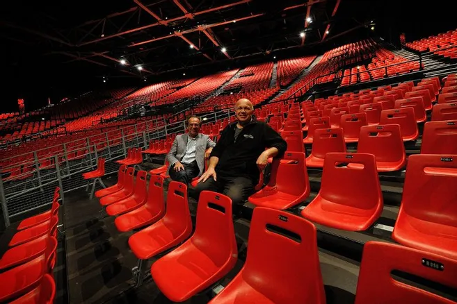 découvrez le zénith auvergne, le lieu incontournable pour vos événements en 2025. salle moderne et polyvalente, idéale pour concerts, spectacles et conférences.